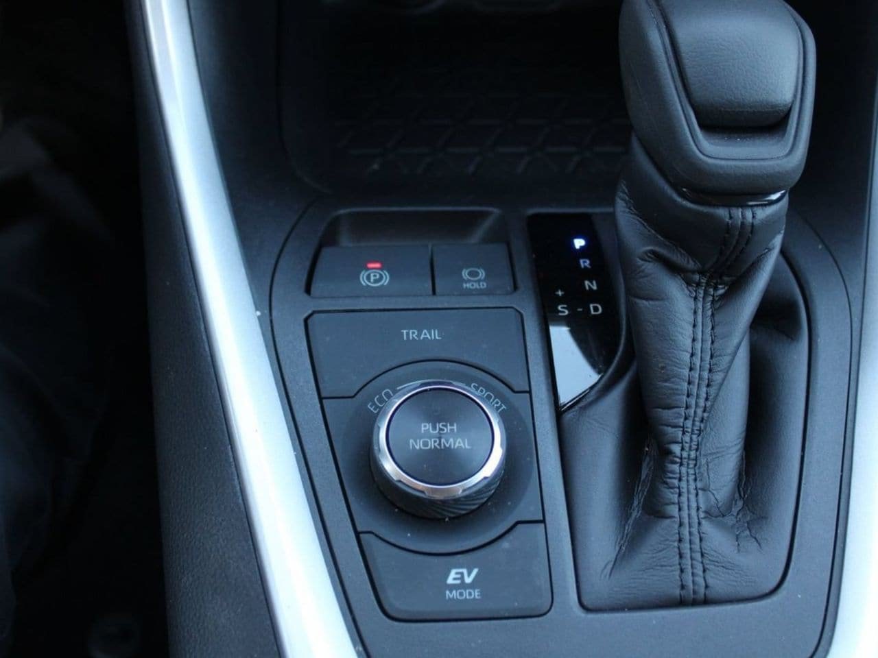 Used 2024 Toyota RAV4 XLE AWD/4WD image 43