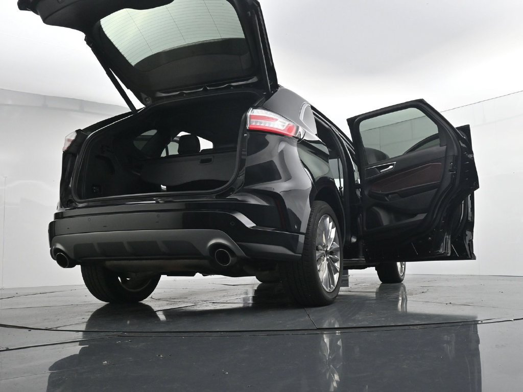 Used 2020 Ford Edge Titanium w/ Equipment Group 301A FWD image 30