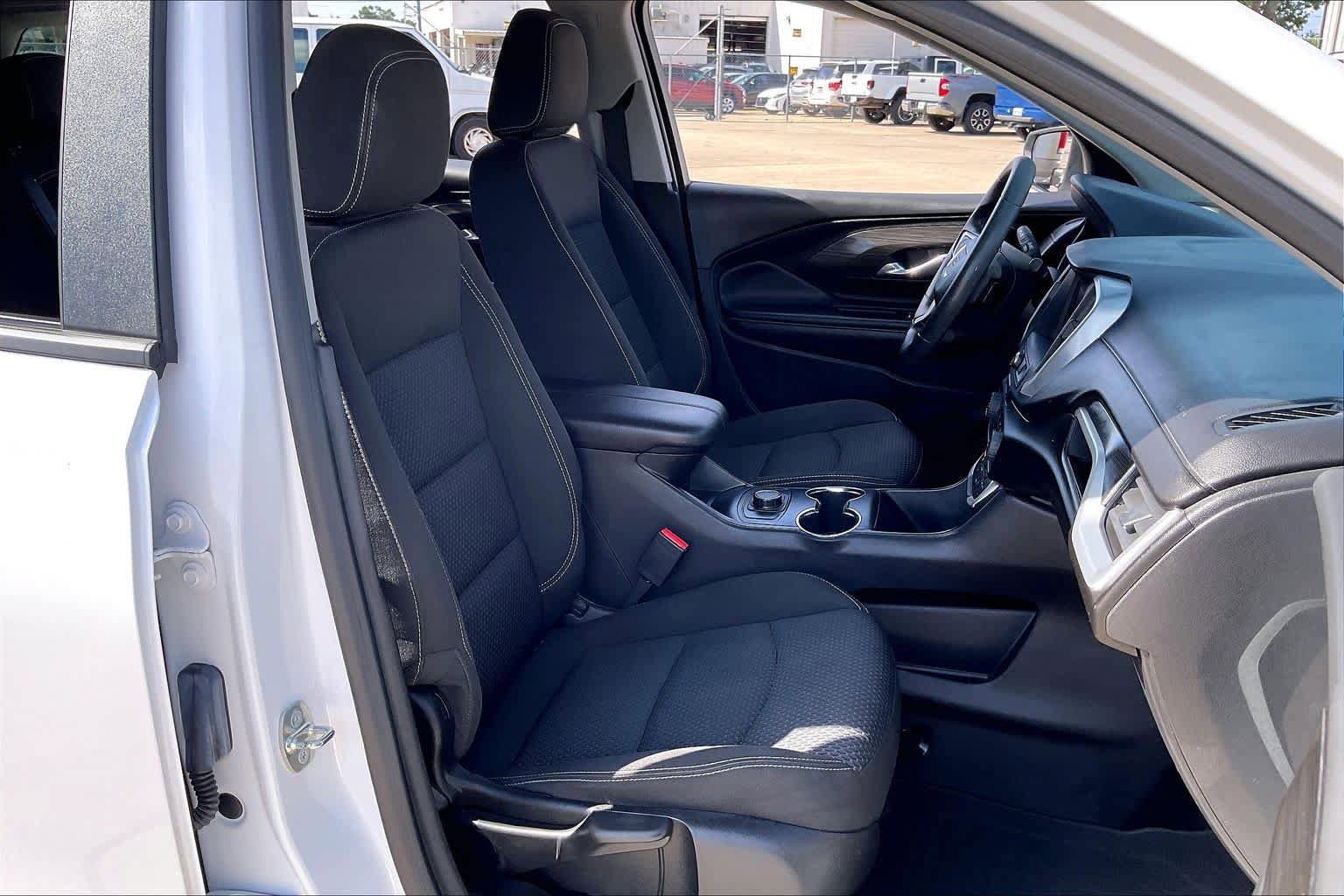 Used 2024 GMC Terrain SLE FWD image 18