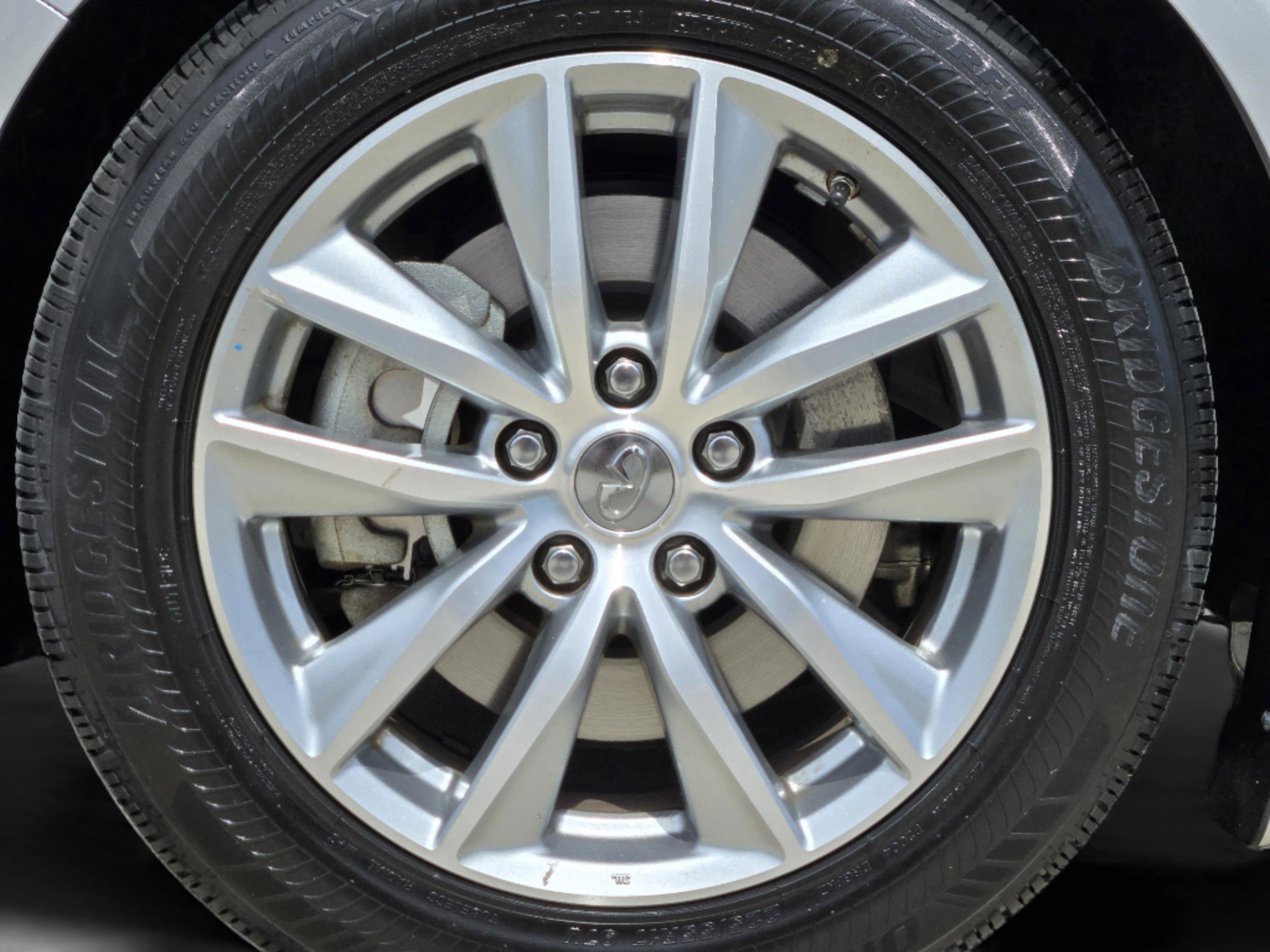 Used 2017 INFINITI Q50 3.0t Premium w/ 3.0T Premium Plus Package image 39