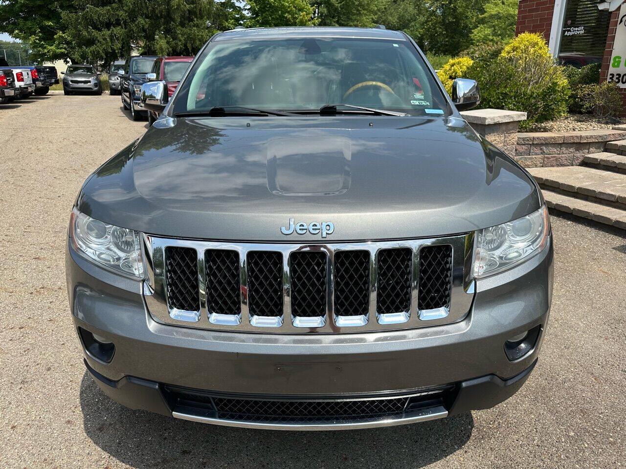 Used 2013 Jeep Grand Cherokee Overland AWD/4WD image 11