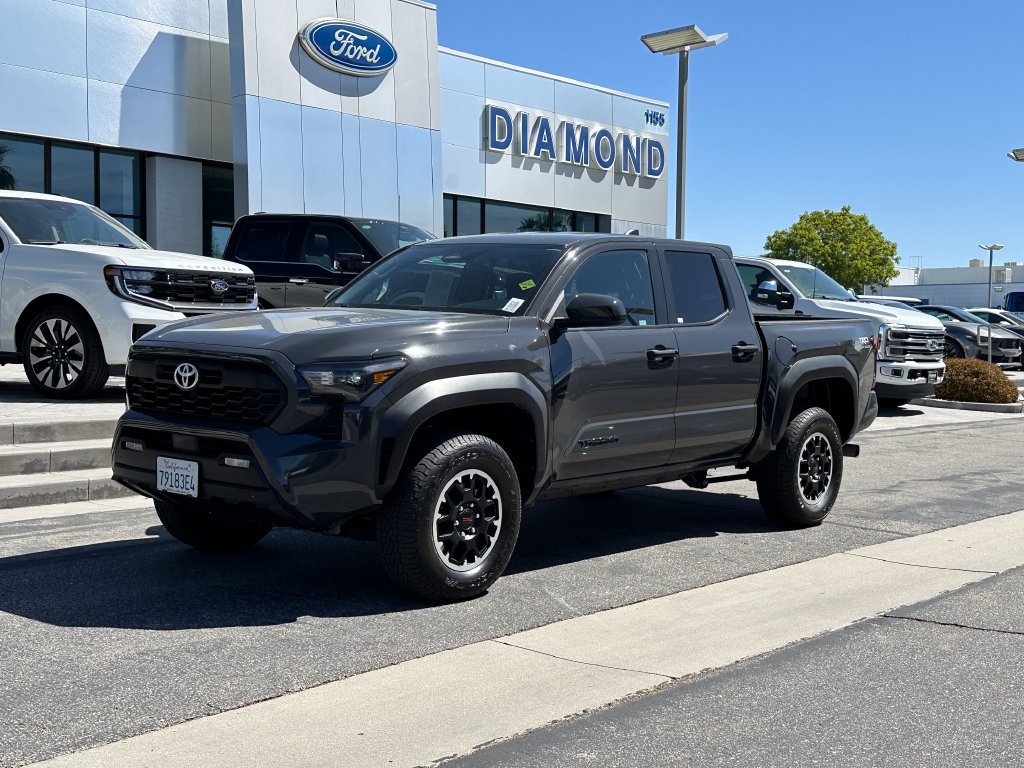 Used 2025 Toyota Tacoma TRD Off-Road AWD/4WD image 2