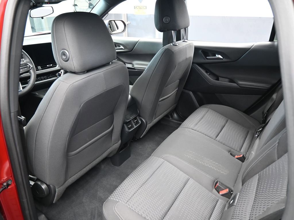 Used 2025 Chevrolet Equinox LT image 34