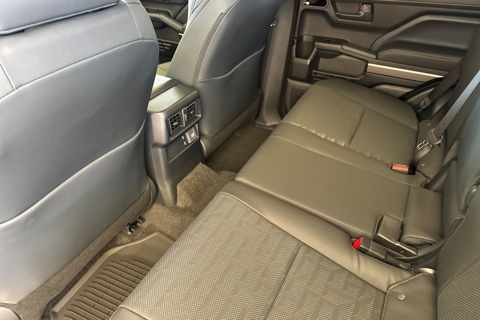 New 2026 Toyota 4Runner Limited AWD/4WD image 12