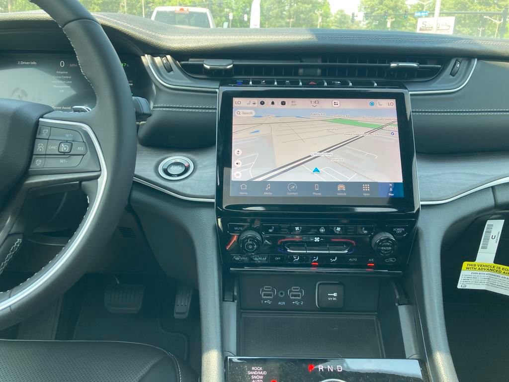 New 2024 Jeep Grand Cherokee Limited 4xe w/ Luxury Tech Group II image 18