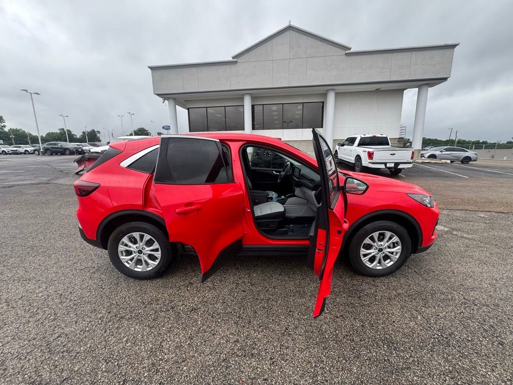 Used 2024 Ford Escape Active w/ Tech Pack #2 AWD/4WD image 8