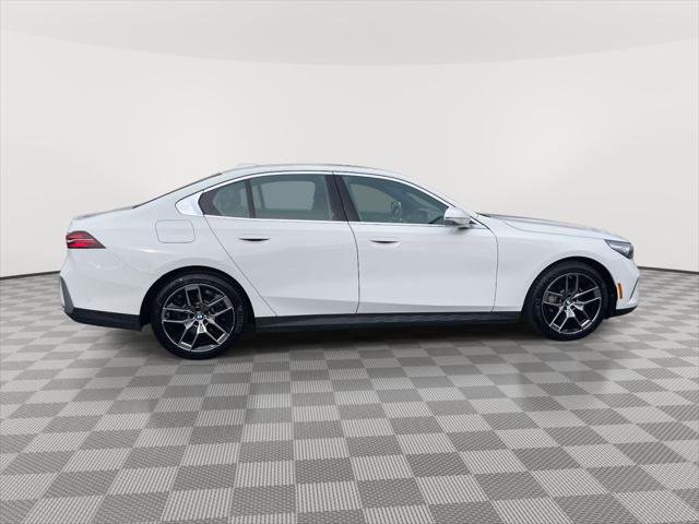 Used 2026 BMW 530i xDrive image 4