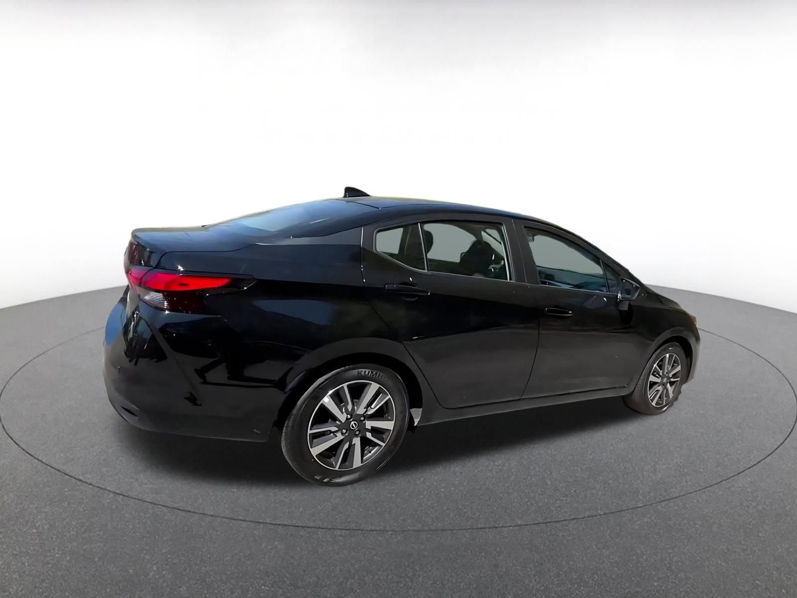 Used 2025 Nissan Versa SV FWD image 14