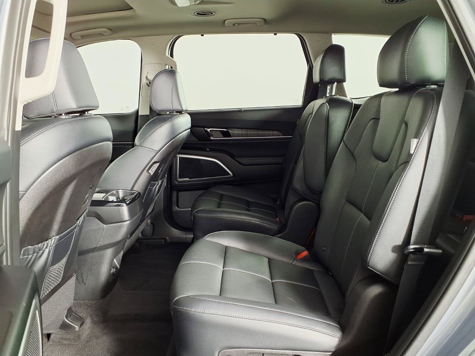 Used 2023 Kia Telluride EX w/ EX Captain's Chair Package FWD image 14