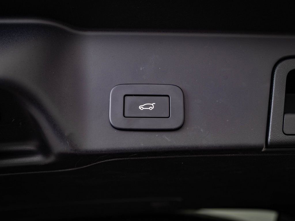 Used 2023 Land Rover Range Rover Evoque R-Dynamic S image 21