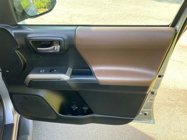 Used 2017 Toyota Tacoma Limited image 34