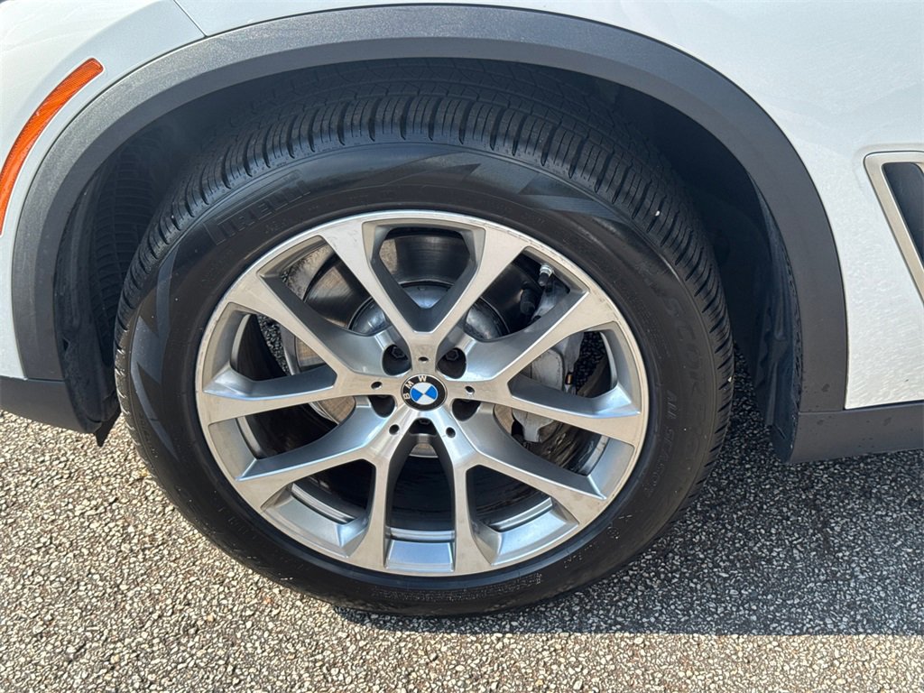 Used 2021 BMW X5 xDrive40i w/ Premium Package 2 image 11