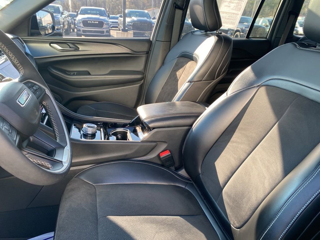 Certified 2023 Jeep Grand Cherokee Altitude image 19