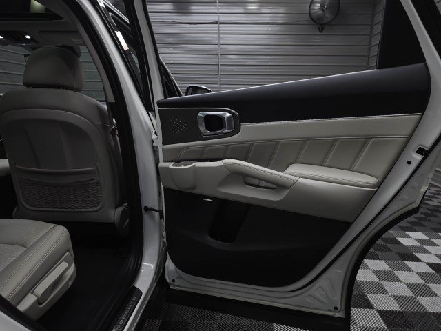 Used 2022 Kia Sorento SX Prestige w/ Panoramic Sunroof Package AWD/4WD image 37