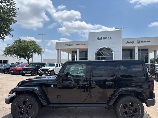 Used 2015 Jeep Wrangler Unlimited Sahara AWD/4WD image 8