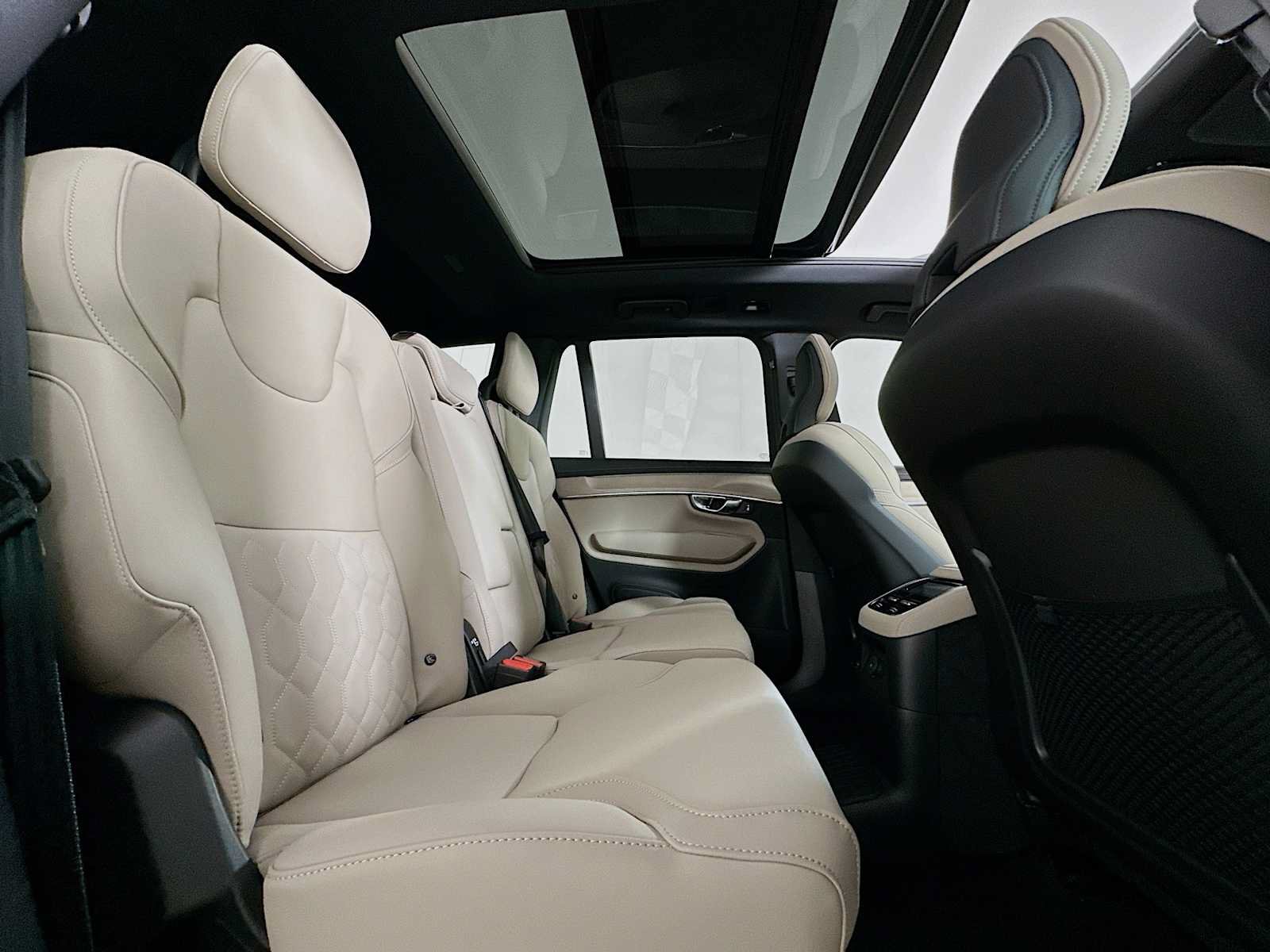New 2026 Volvo XC90 T8 Plus w/ Protection Package AWD/4WD image 26