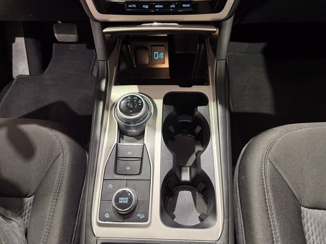 Used 2024 Ford Explorer XLT AWD/4WD image 14