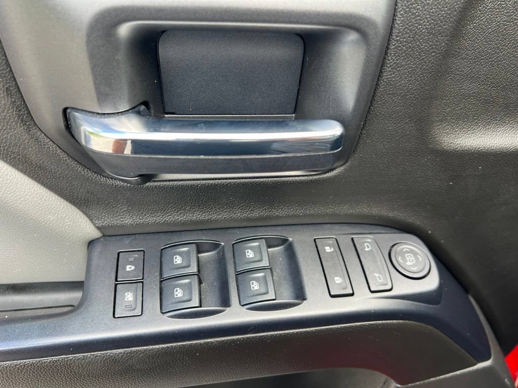 Used 2018 Chevrolet Silverado 1500 Custom w/ Custom Value Package AWD/4WD image 31