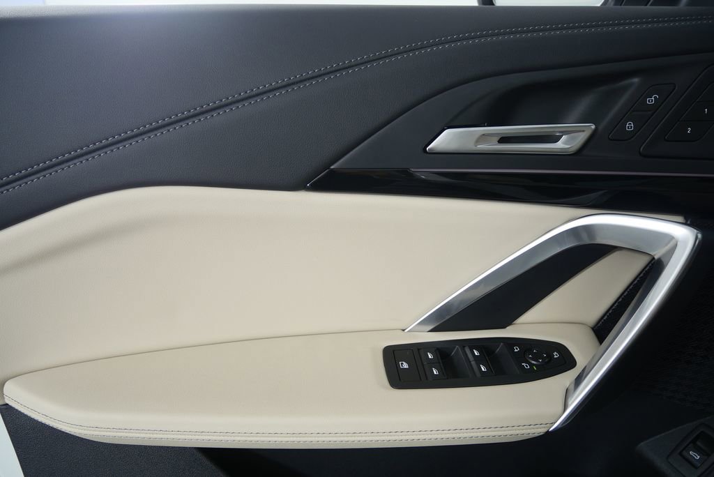 Certified 2025 BMW X1 xDrive28i w/ Convenience Package AWD/4WD image 8