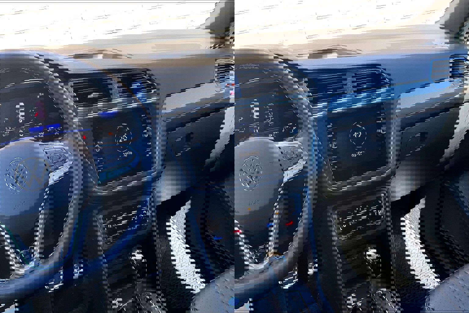 Certified 2023 Volkswagen Tiguan SE R-Line image 5