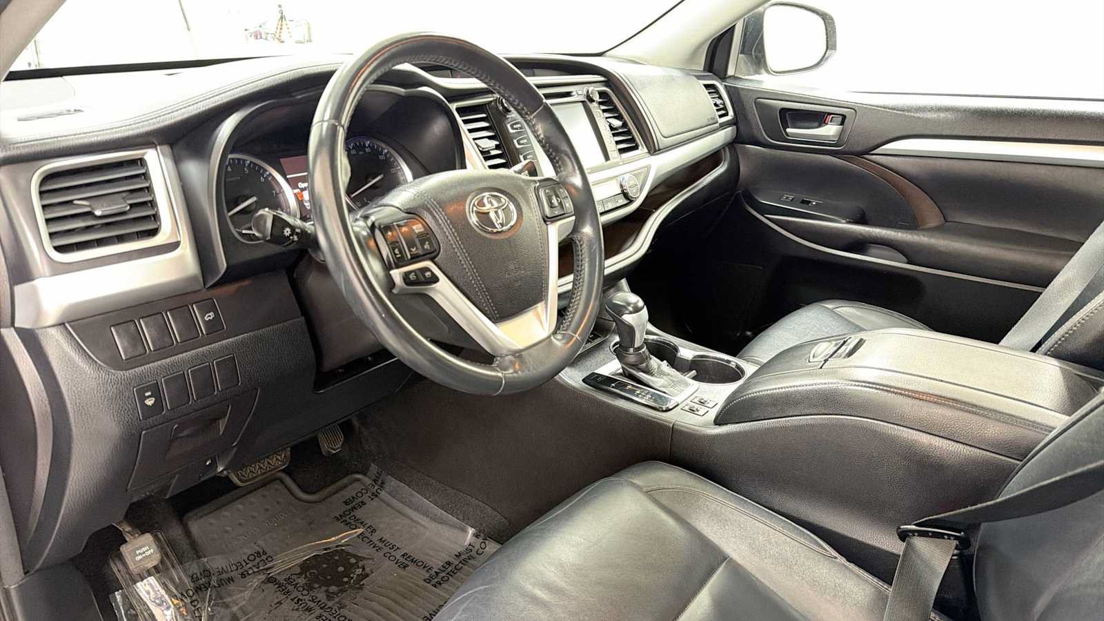 Certified 2016 Toyota Highlander XLE AWD/4WD image 12