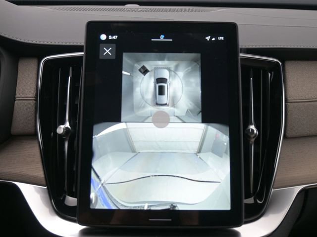 New 2026 Volvo XC90 B5 Plus w/ Protection Package Premier image 22