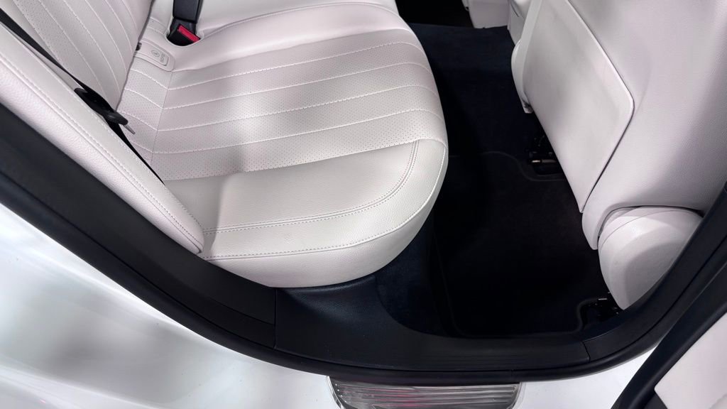 Certified 2023 Mercedes-Benz E 350 4MATIC Sedan image 23