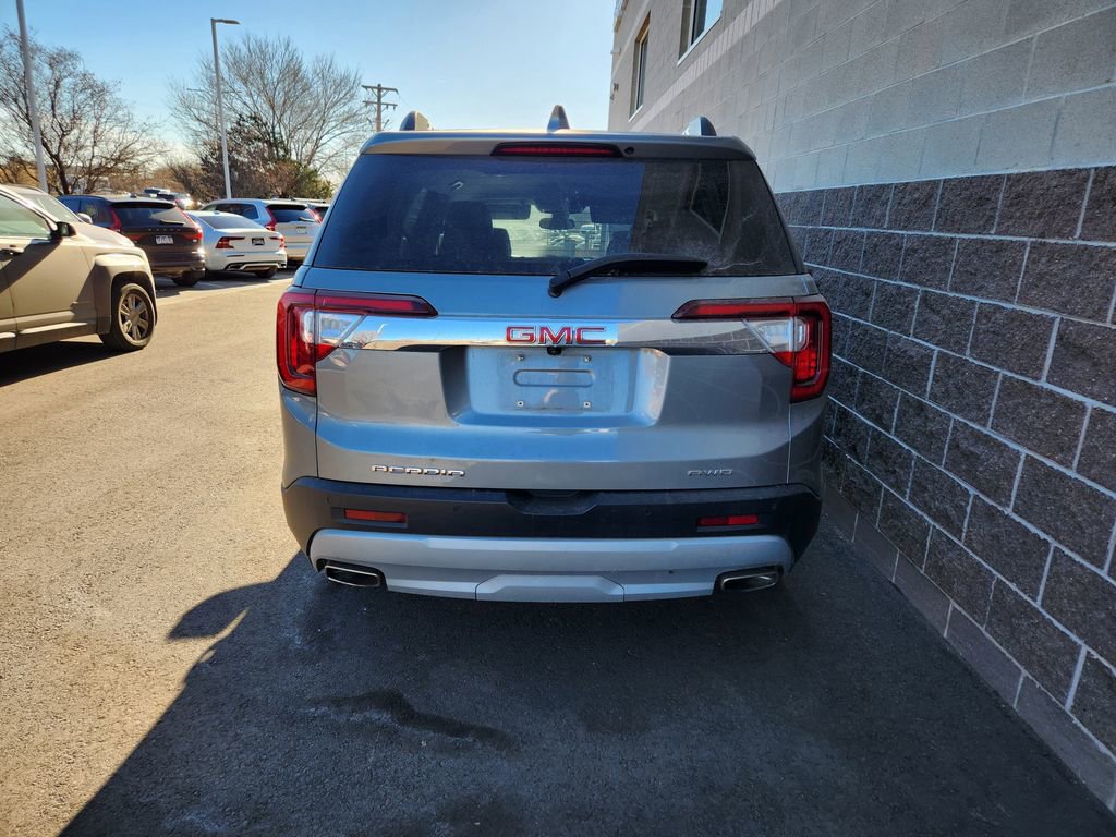 Used 2023 GMC Acadia SLT image 6