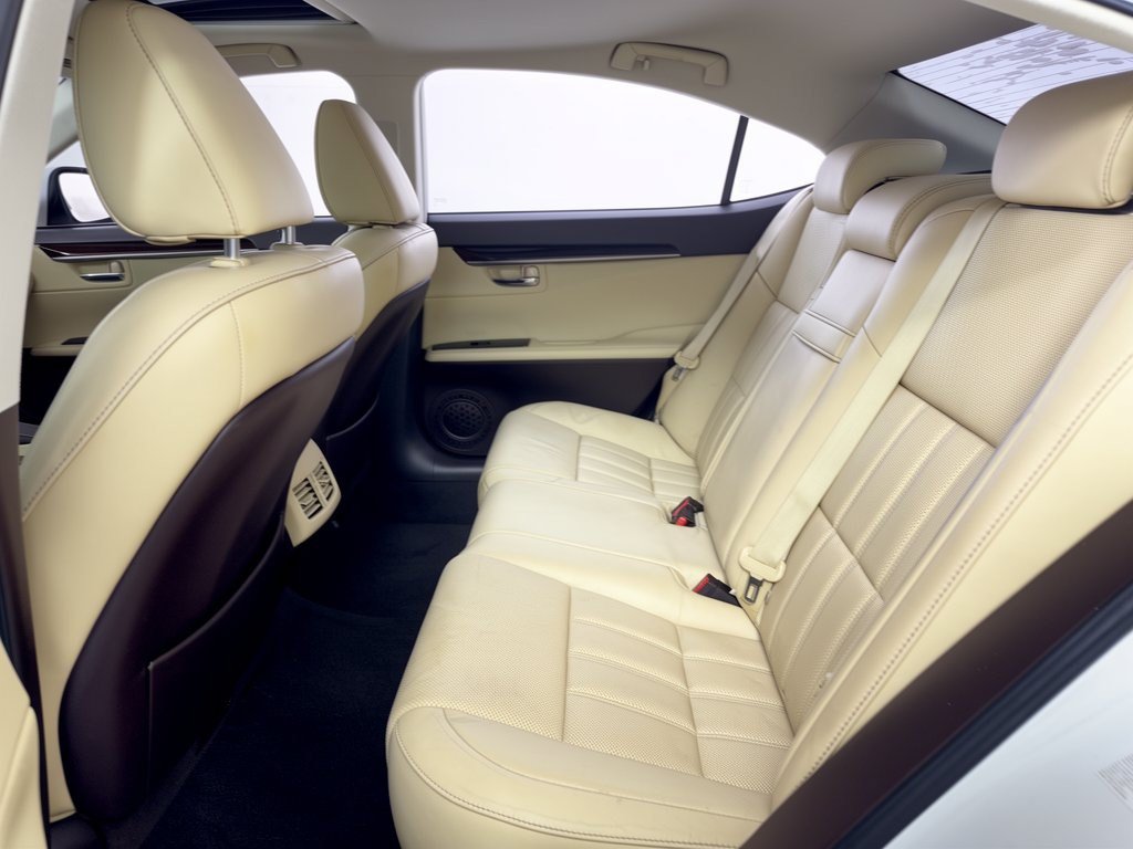 Used 2016 Lexus ES 350 w/ Luxury Package w/Wood Trim FWD image 25