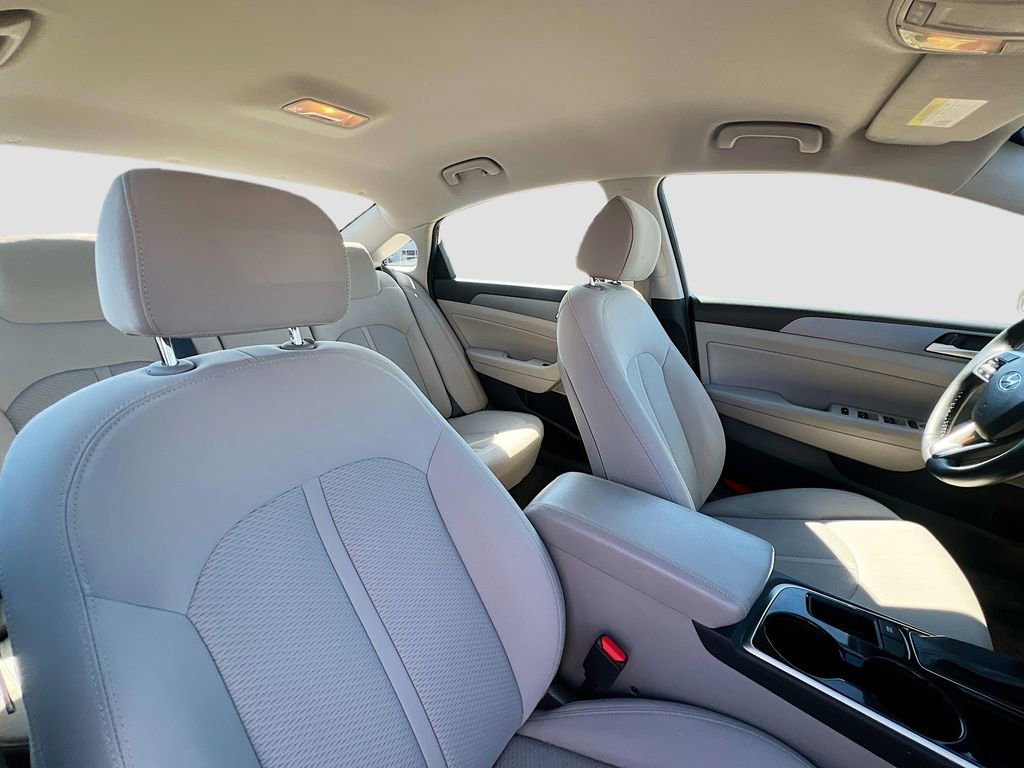 Used 2018 Hyundai Sonata SEL w/ Winter Weather Package image 28