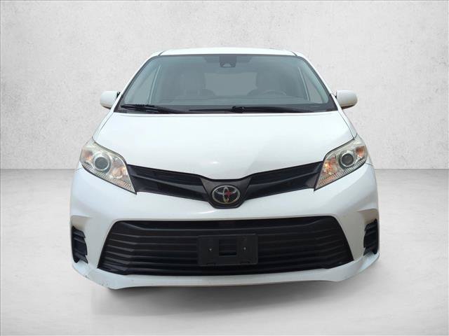 Used 2019 Toyota Sienna L FWD image 2