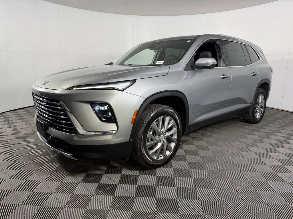 Used 2025 Buick Enclave Preferred image 3