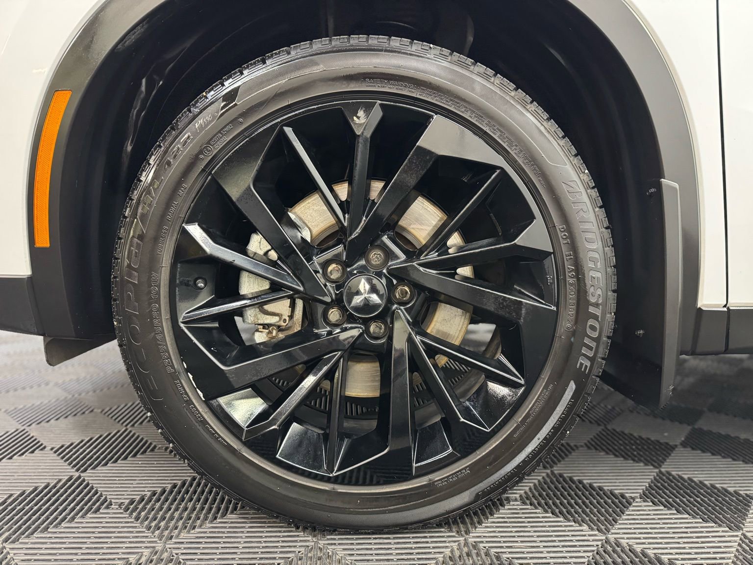 Used 2023 Mitsubishi Outlander SE Black Edition image 9