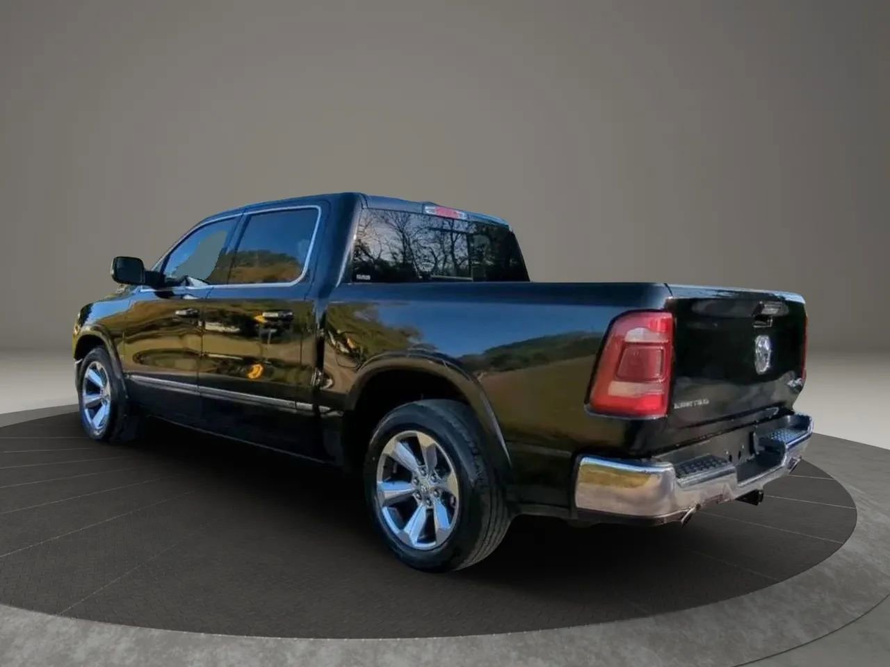 Used 2021 RAM 1500 Limited AWD/4WD image 3