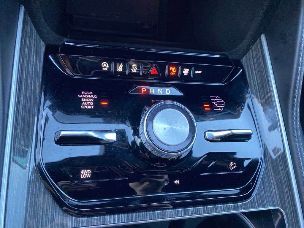 Used 2022 Jeep Wagoneer Series III image 34