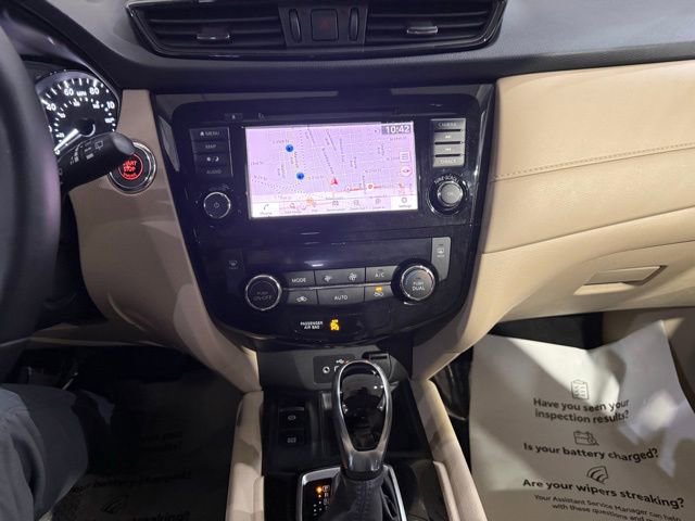 Used 2020 Nissan Rogue SV w/ Premium Package image 19