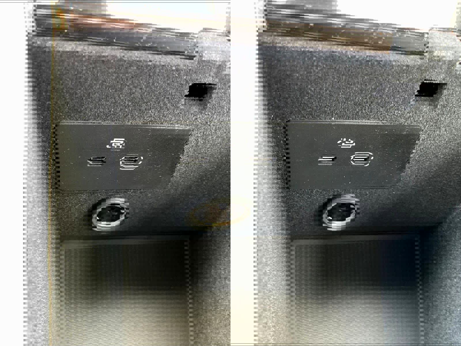 New 2026 Volvo XC90 B6 Plus w/ Protection Package Premier image 23