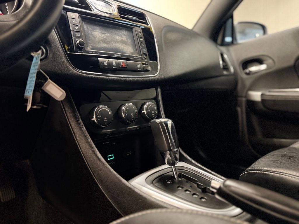 Used 2013 Chrysler 200 S FWD image 14