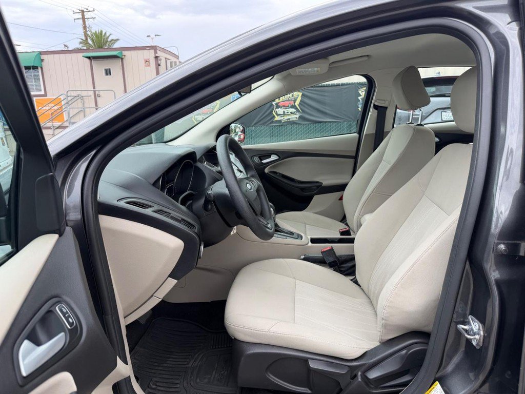 Used 2017 Ford Focus SE FWD image 17
