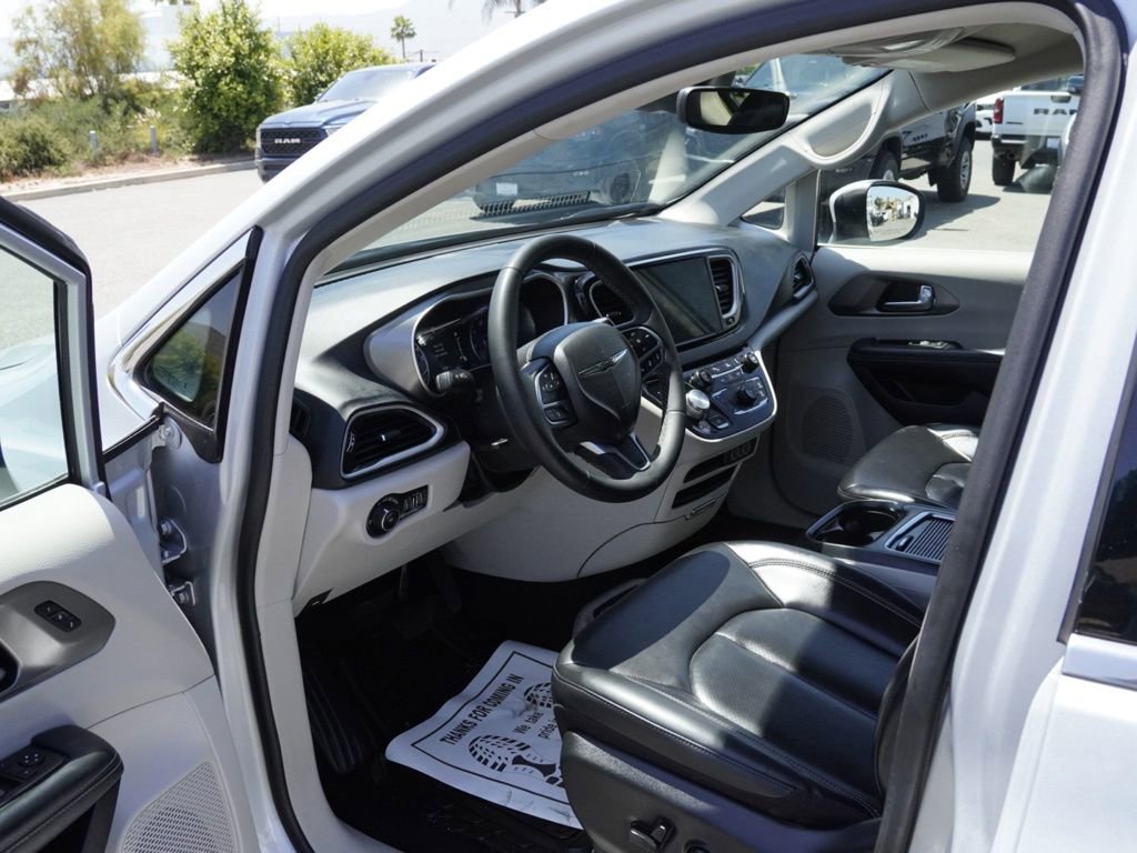 Certified 2023 Chrysler Pacifica Touring-L FWD image 20