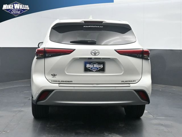 Used 2020 Toyota Highlander Platinum FWD image 6