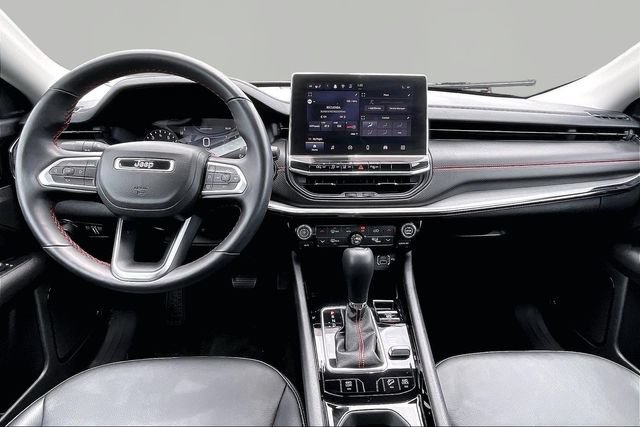 Used 2022 Jeep Compass Trailhawk w/ Trailhawk Convenience Group AWD/4WD image 7