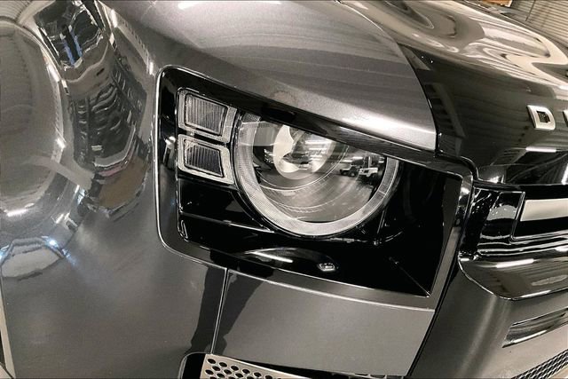 Certified 2022 Land Rover Defender 110 X AWD/4WD image 28