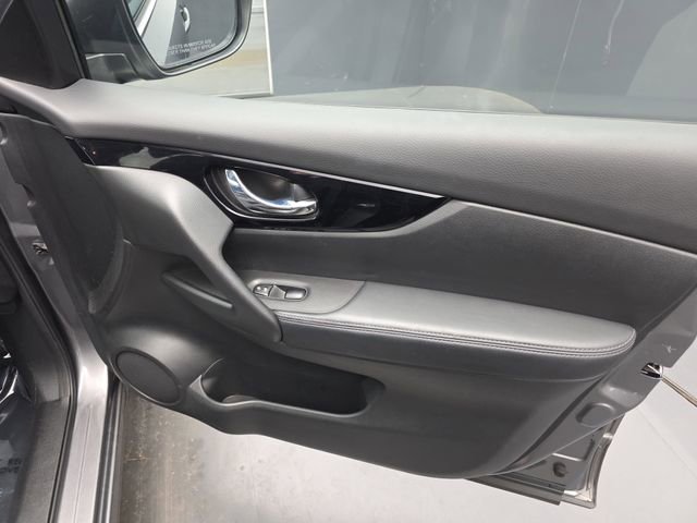 Used 2018 Nissan Rogue Sport SV image 45