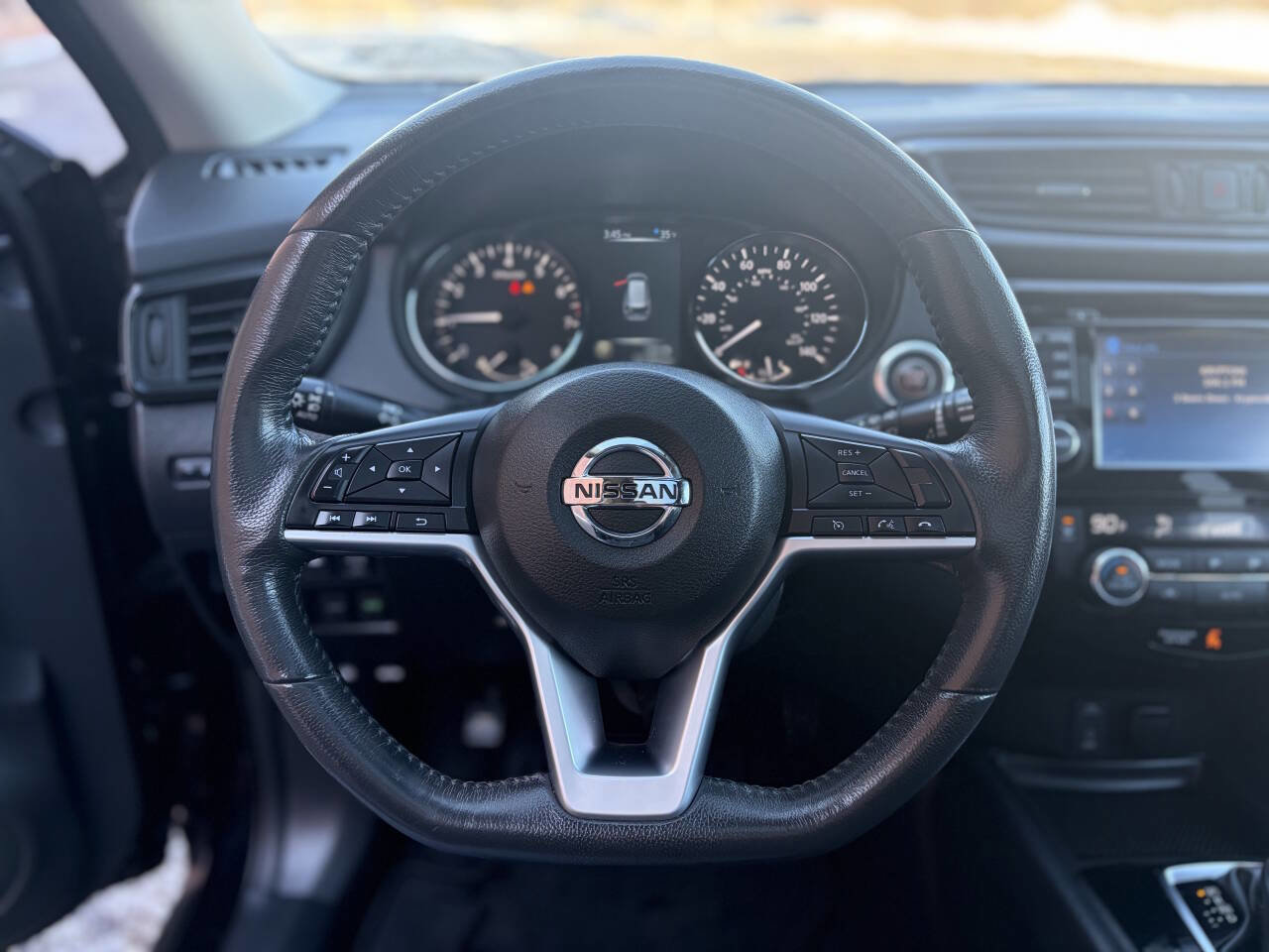 Used 2017 Nissan Rogue SV image 27