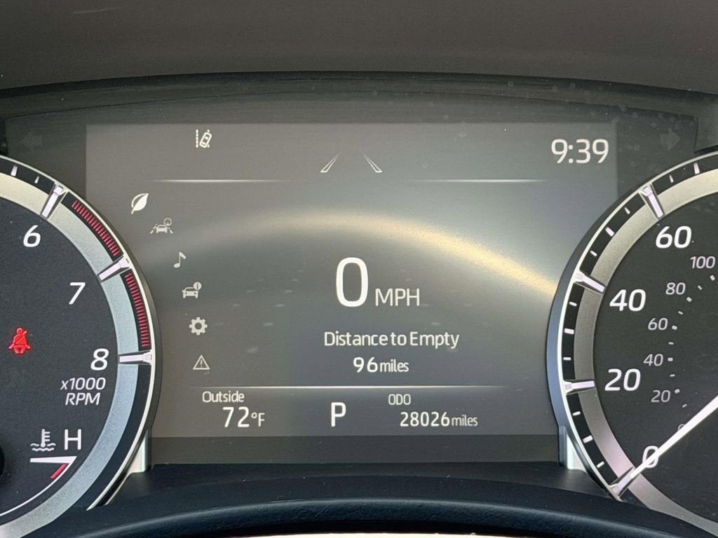 Used 2025 Toyota Highlander XLE AWD/4WD image 10