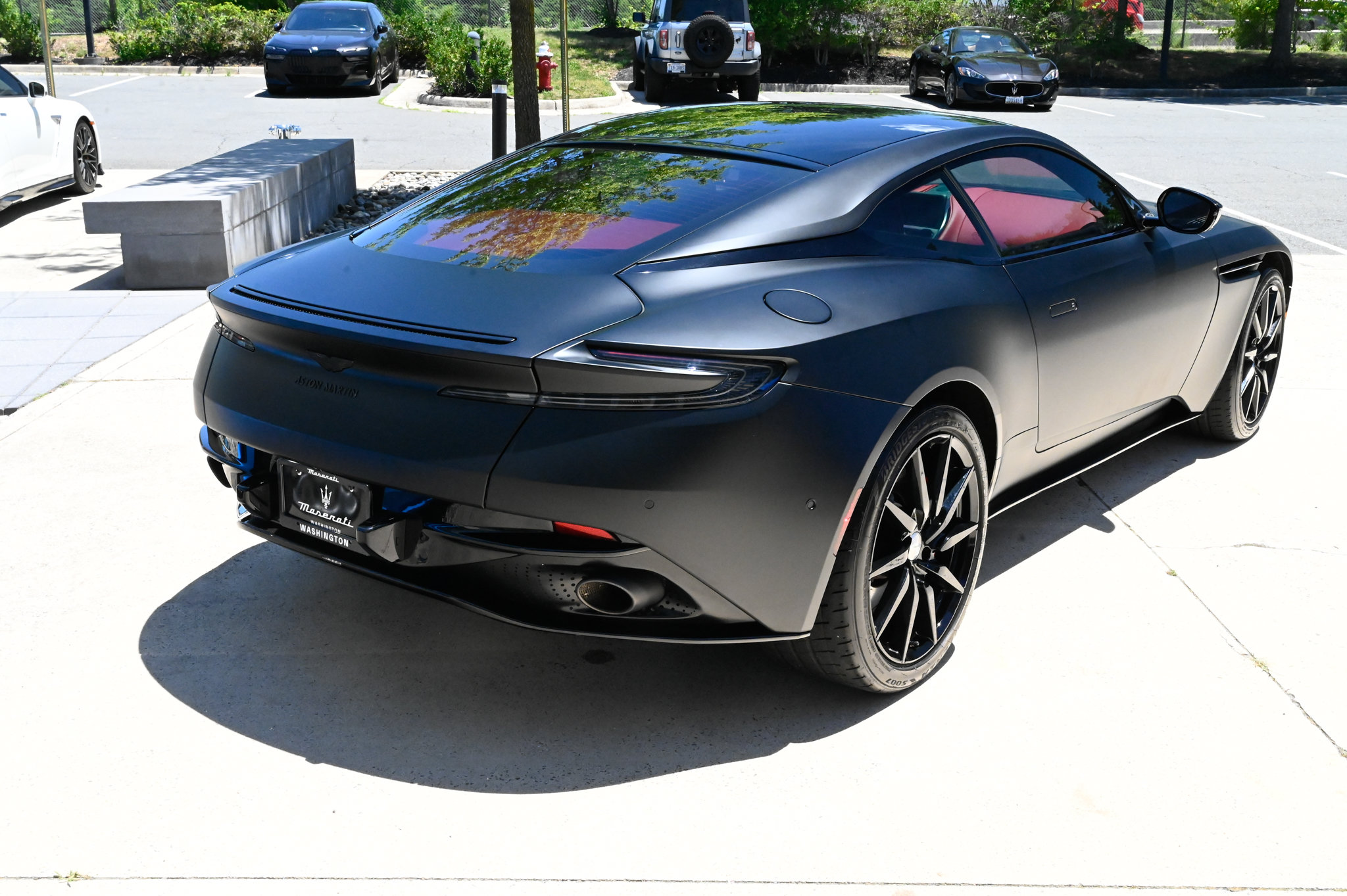 Used 2021 Aston Martin DB11 Coupe RWD image 5