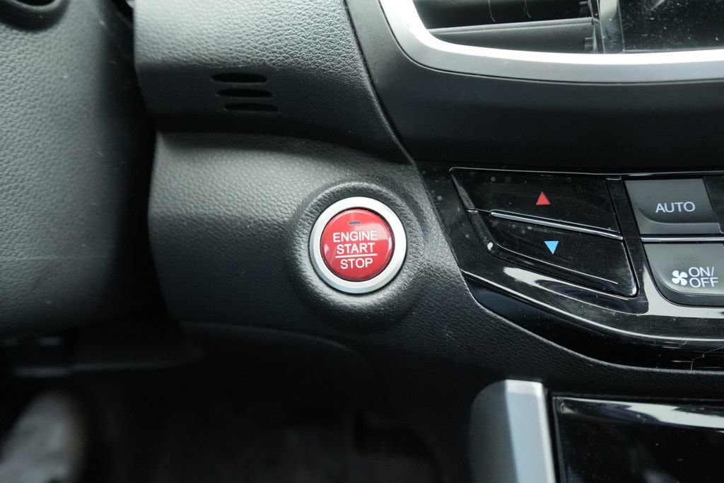 Used 2016 Honda Accord Touring image 31