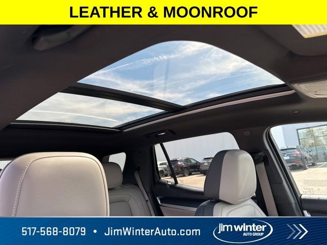 Used 2025 GMC Terrain Elevation w/ Elevation Premium Package image 14