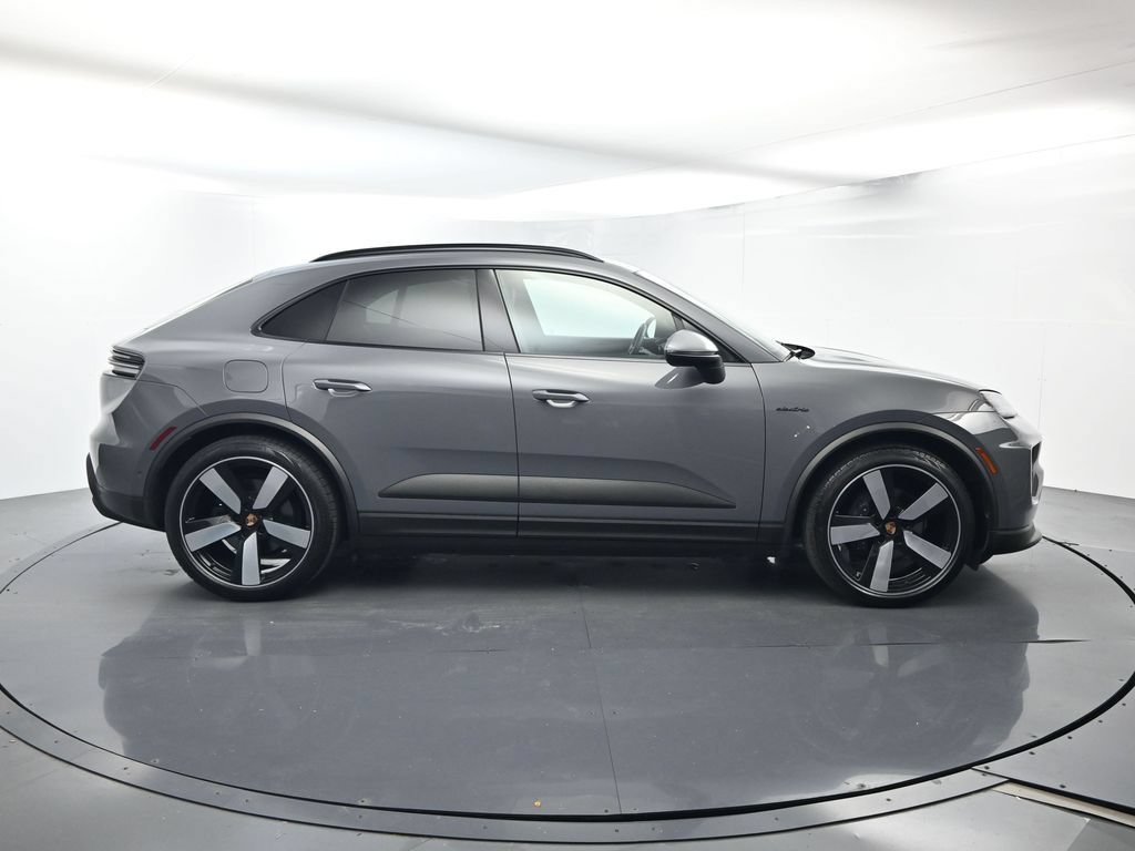 Certified 2025 Porsche Macan Electric RWD image 16